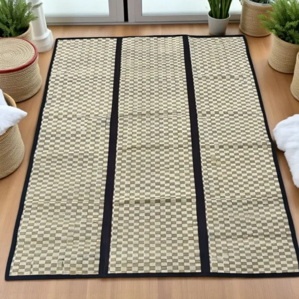 Handwoven Korai Grass Mat with Black Border – Eco-Friendly Natural Reed Mat for Home Use